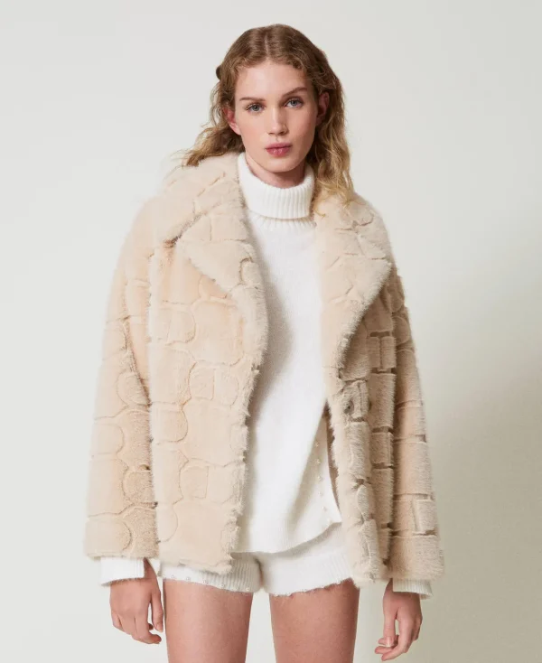TWINSET Milano Mäntel und Trenchcoats | Hosenanzüge und Kostüme^Kurzmantel Aus Pelzimitat Mit Oval Ts „White Cream“